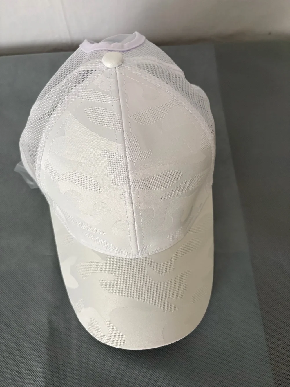 Women’s Ponytail Trucker Hat White Camo Mesh Snapback New (B189)